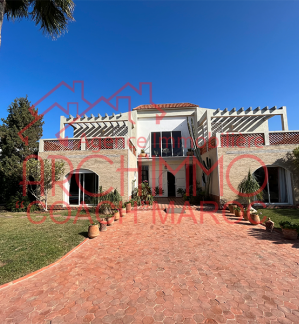 image de propriété - Un vrai petit palais avec jardin exceptionnel et piscine