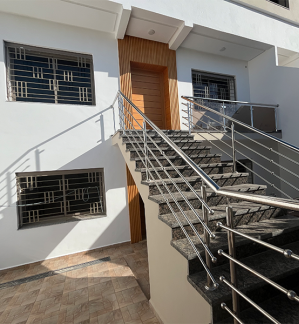 image de propriété - Etage de villa avec garage et terrasse