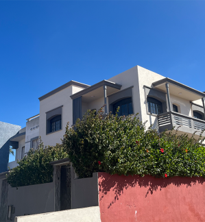 image de propriété - Villa de 3 façades, , un duplex et un appartement